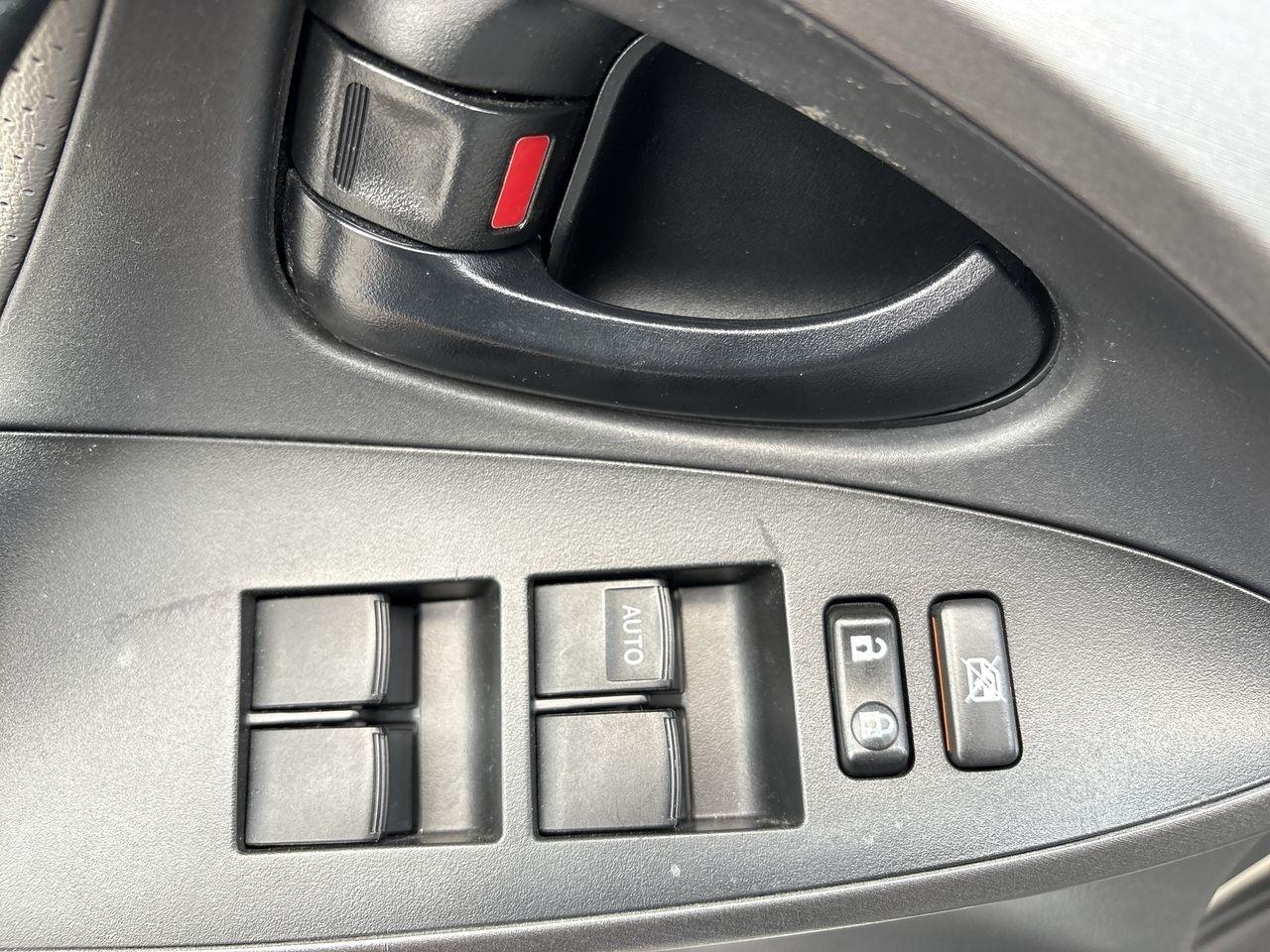 Toyota RAV4 4WD 4dr I4 Limited (Natl) 2012