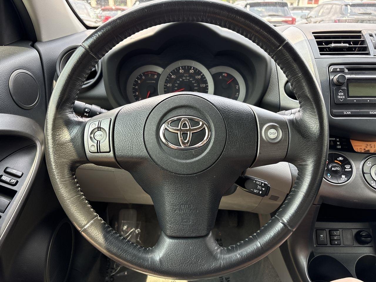 Toyota RAV4 4WD 4dr I4 Limited (Natl) 2012
