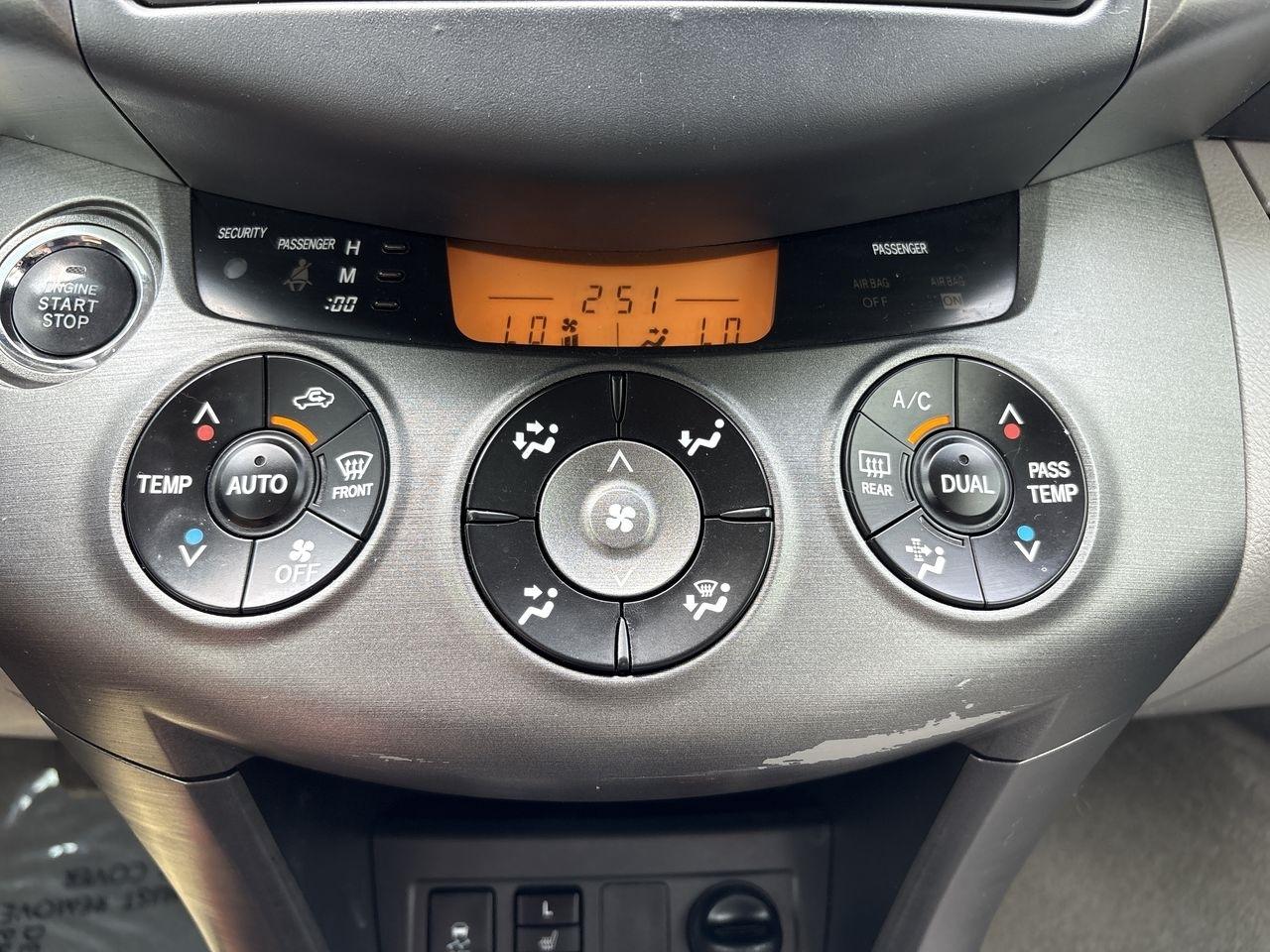Toyota RAV4 4WD 4dr I4 Limited (Natl) 2012