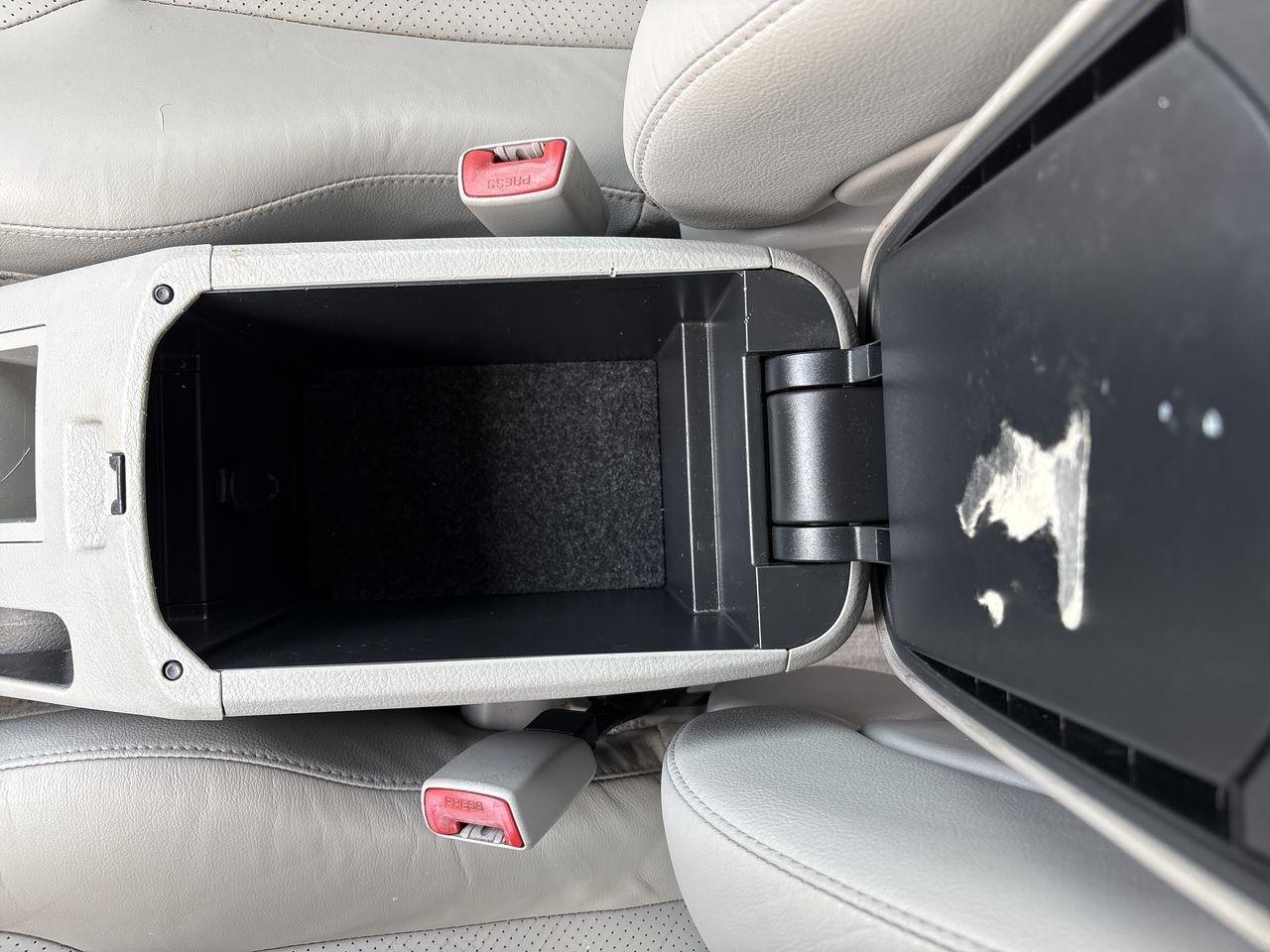 Toyota RAV4 4WD 4dr I4 Limited (Natl) 2012