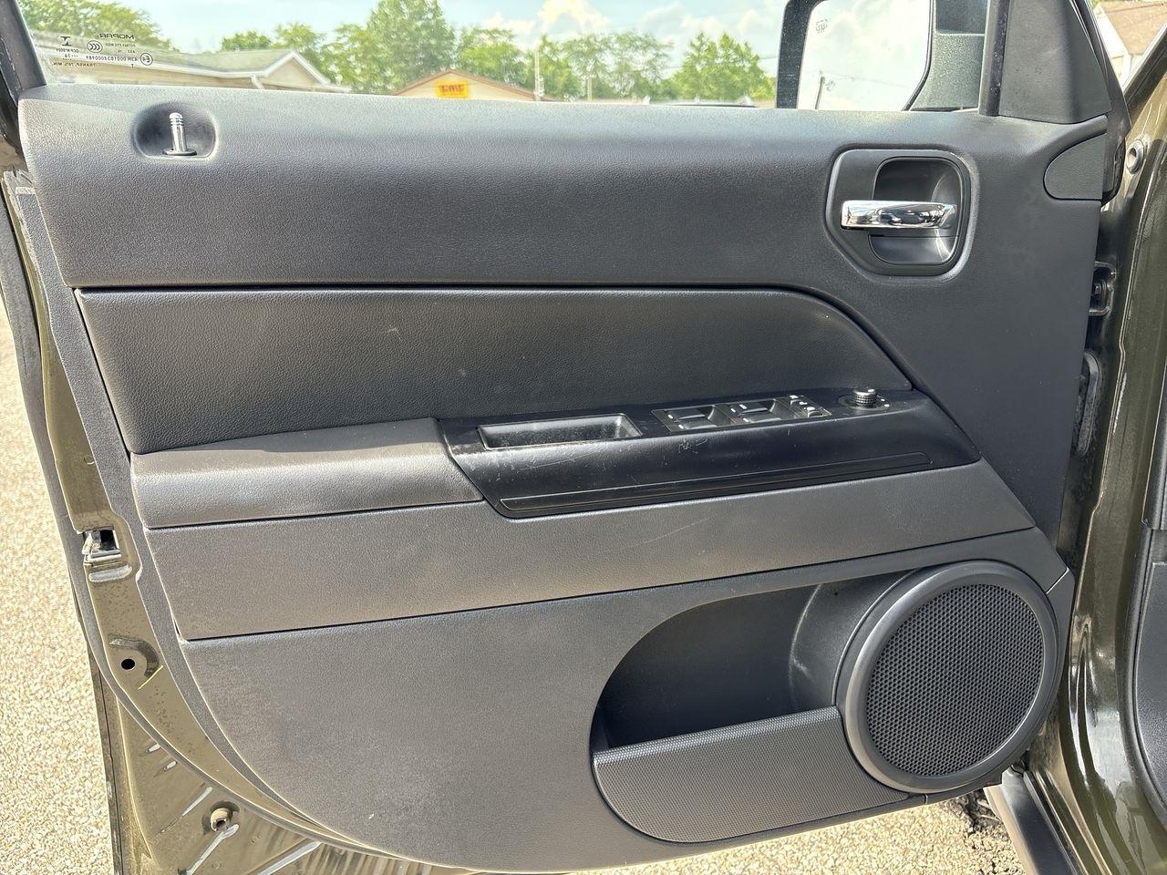 Jeep Patriot FWD 4dr 75th Anniversary 2016