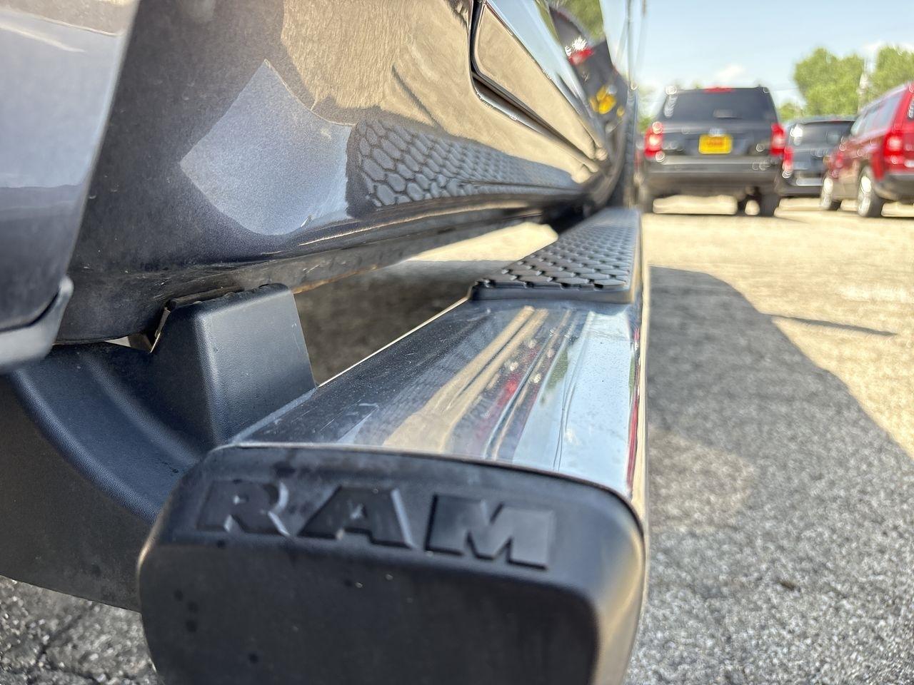 RAM 1500 Big Horn 4x4 Crew Cab 5'7" Box 2018