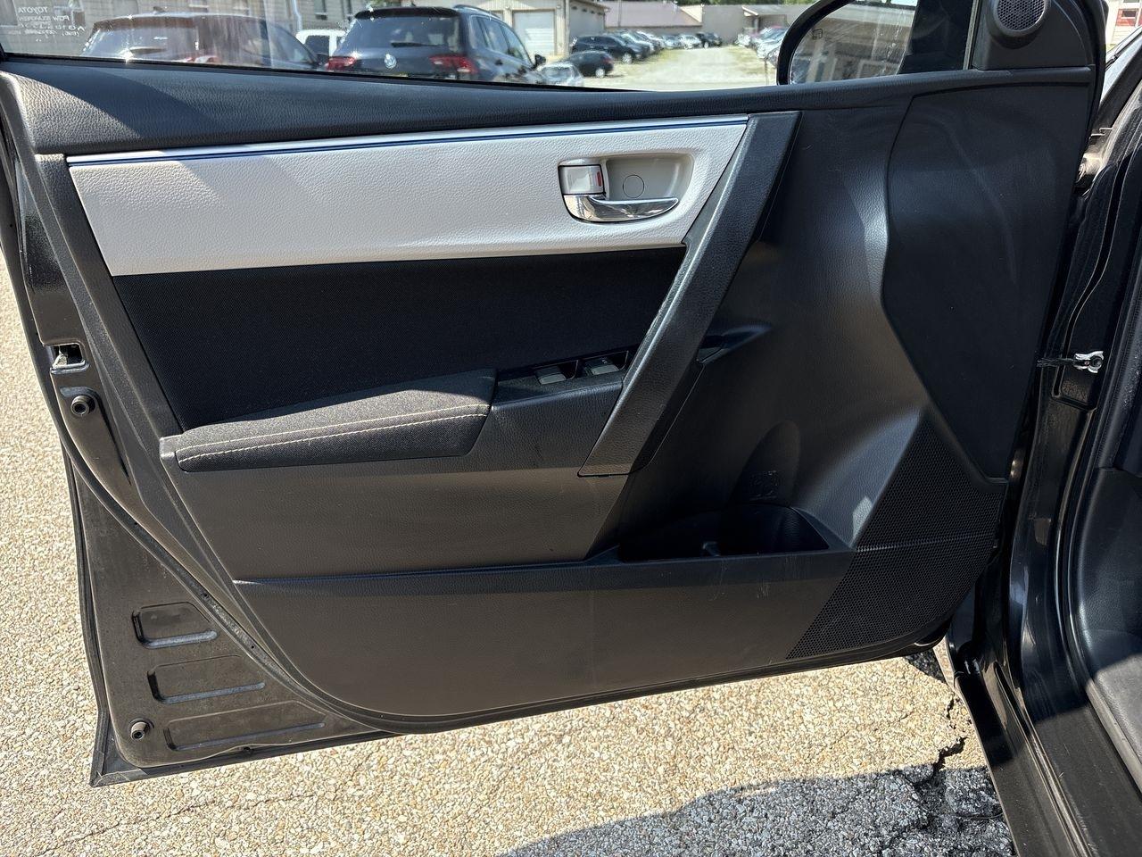 Toyota Corolla 4dr Sdn Man L (Natl) 2014