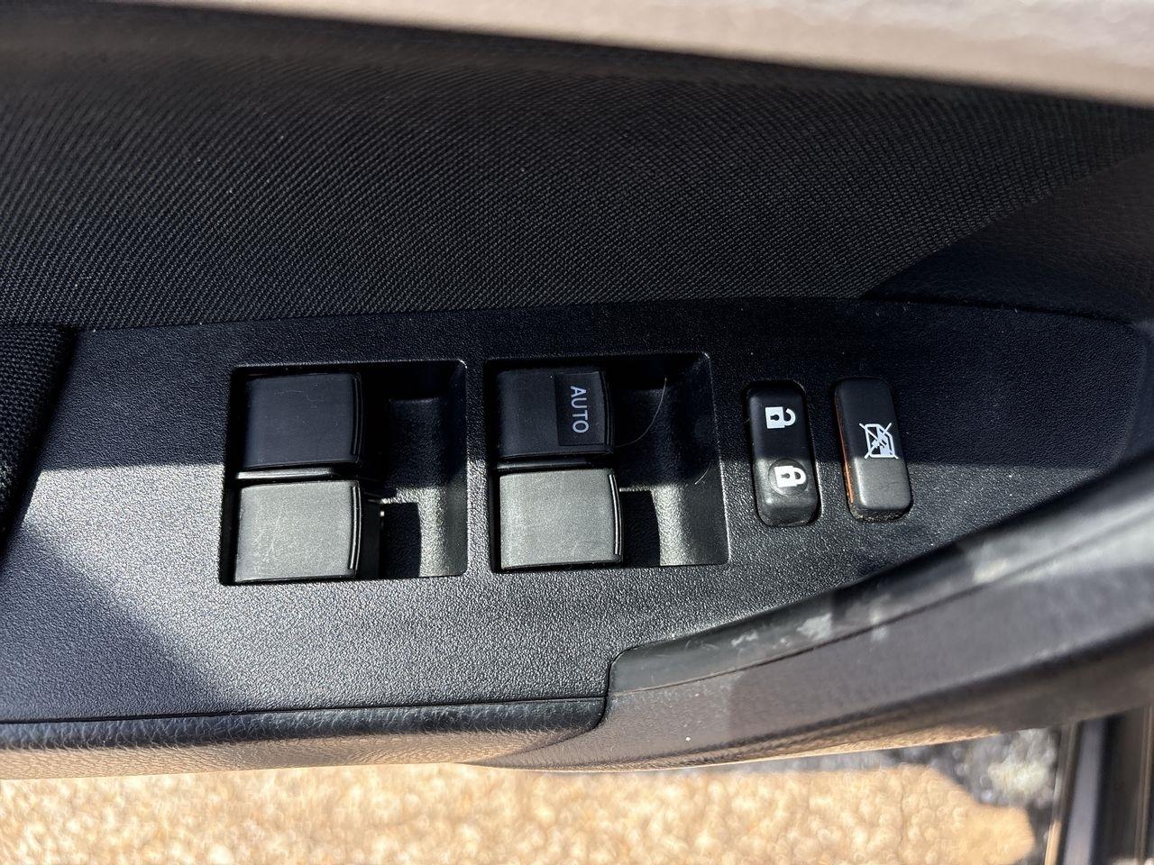 Toyota Corolla 4dr Sdn Man L (Natl) 2014