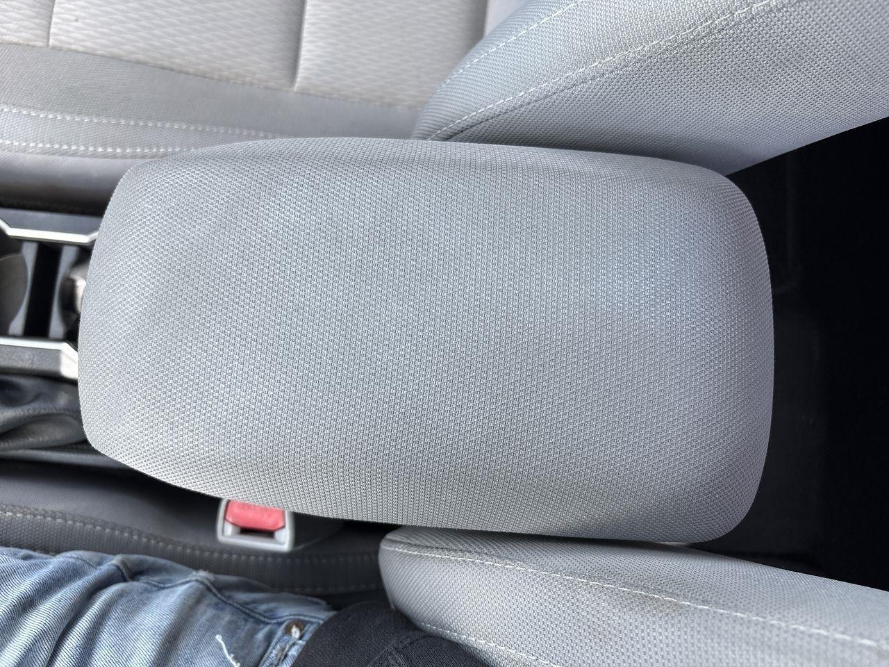 Toyota Corolla 4dr Sdn Man L (Natl) 2014
