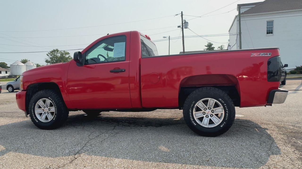 Chevrolet Silverado 1500 2WD Reg Cab 119.0" Work Truck 2009