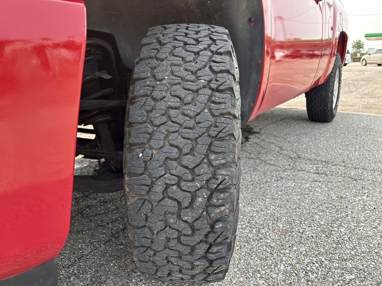Chevrolet Silverado 1500 2WD Reg Cab 119.0" Work Truck 2009