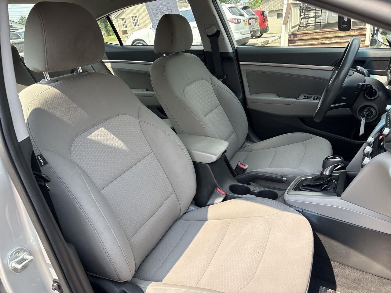 Hyundai Elantra SEL IVT 2020