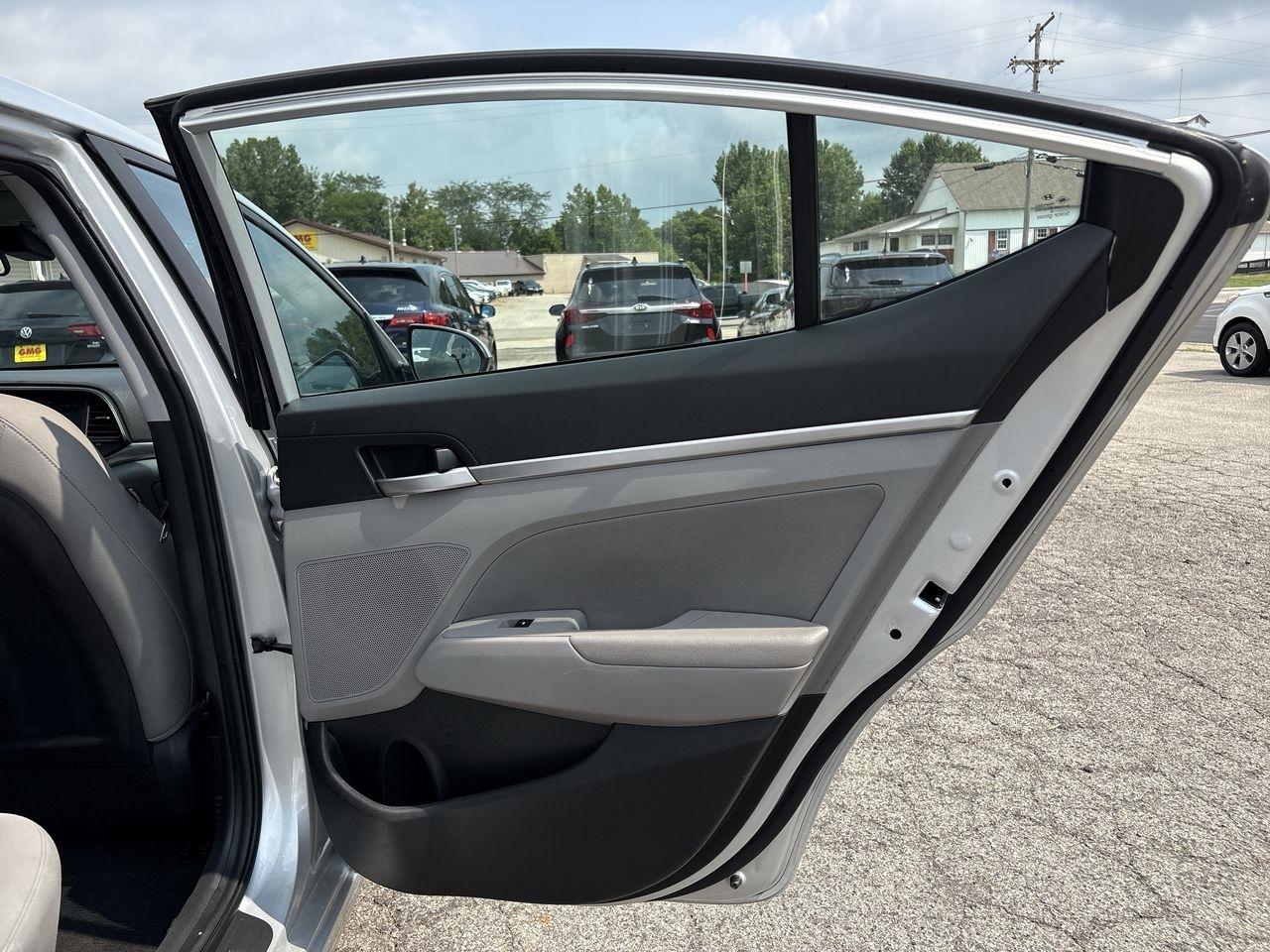 Hyundai Elantra SEL IVT 2020