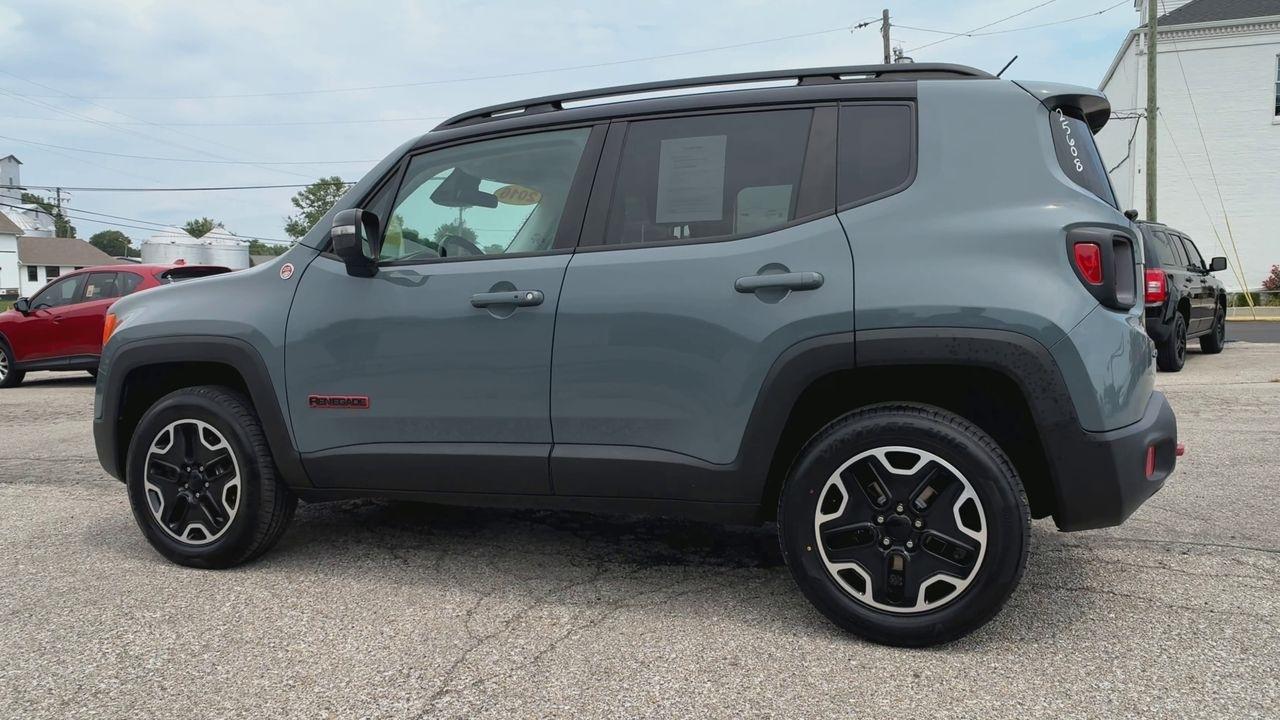 Jeep Renegade 4WD 4dr Trailhawk 2016