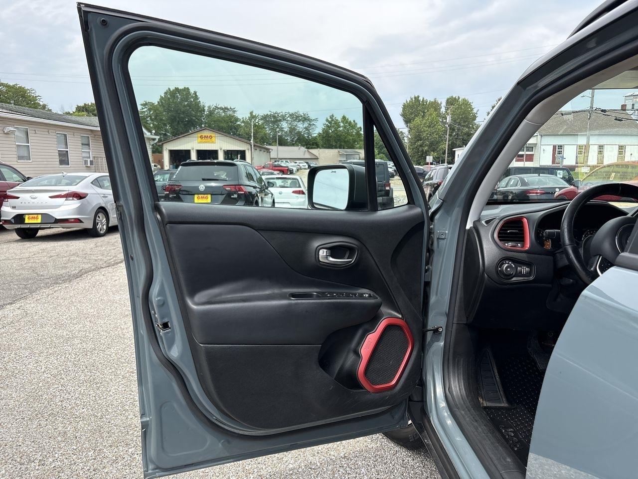 Jeep Renegade 4WD 4dr Trailhawk 2016