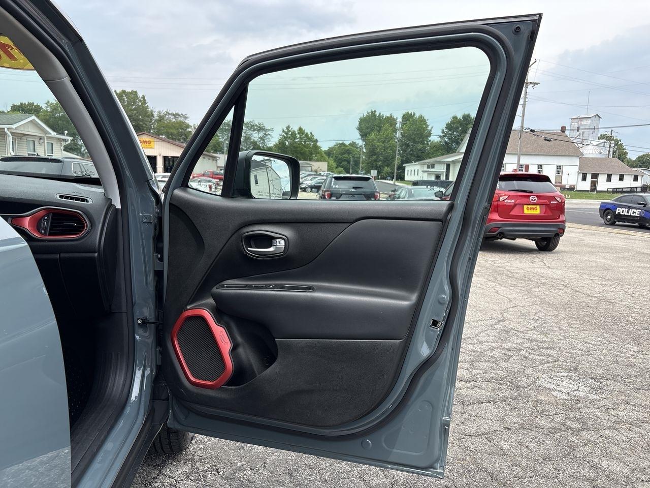 Jeep Renegade 4WD 4dr Trailhawk 2016