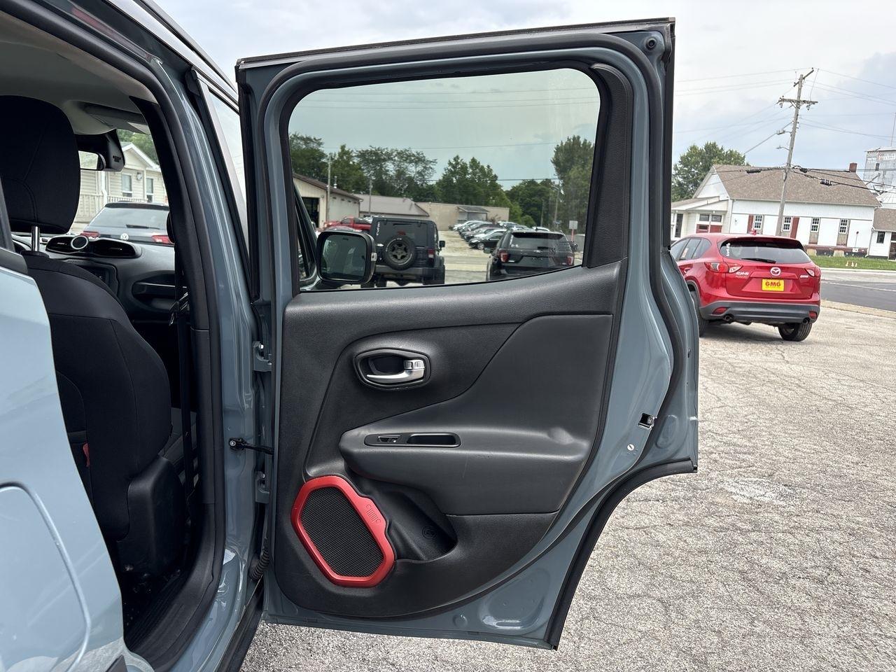 Jeep Renegade 4WD 4dr Trailhawk 2016