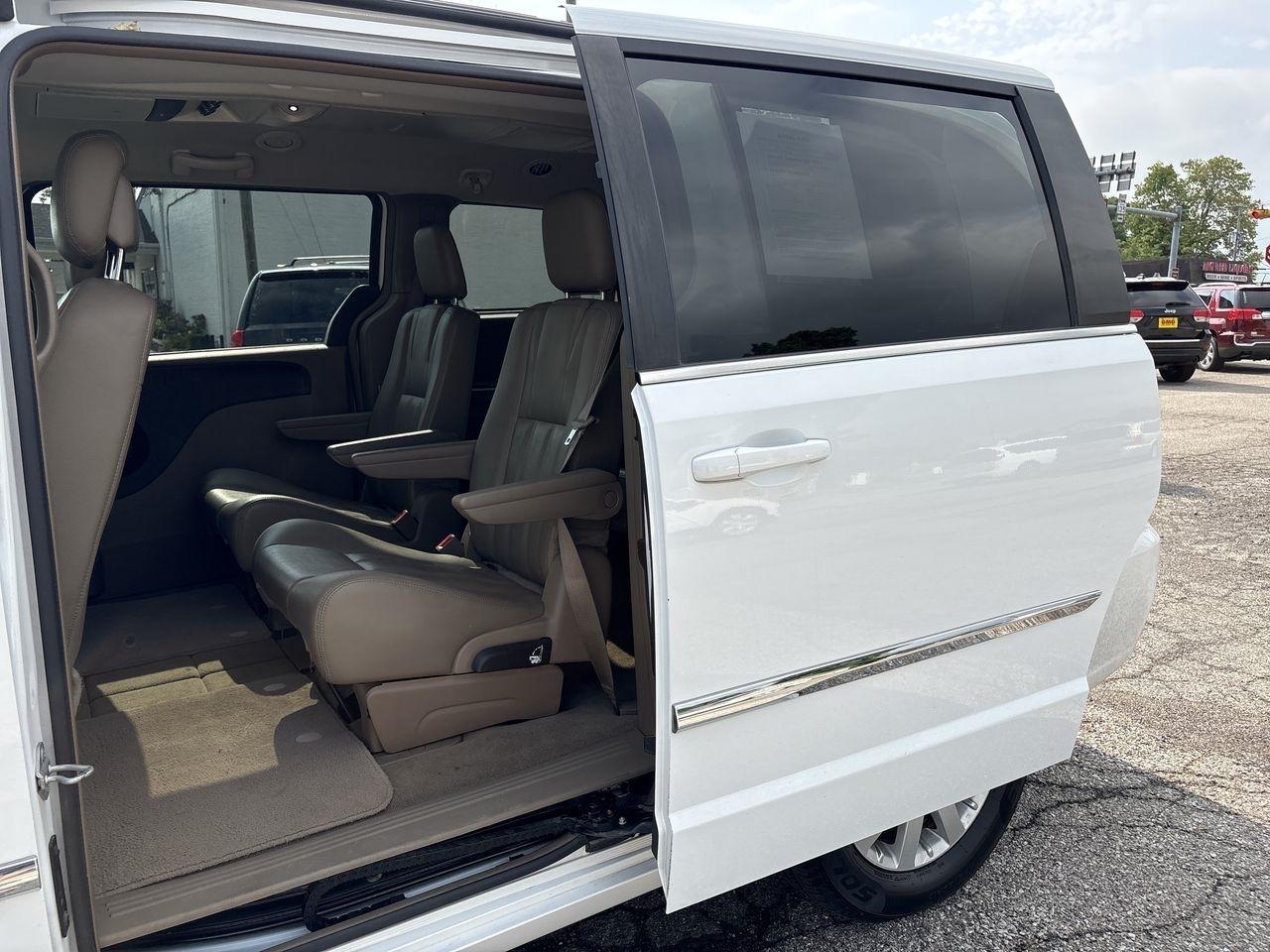 Chrysler Town & Country 4dr Wgn Touring 2015