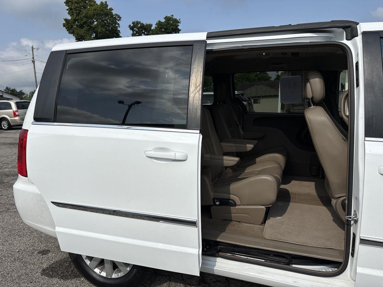 Chrysler Town & Country 4dr Wgn Touring 2015