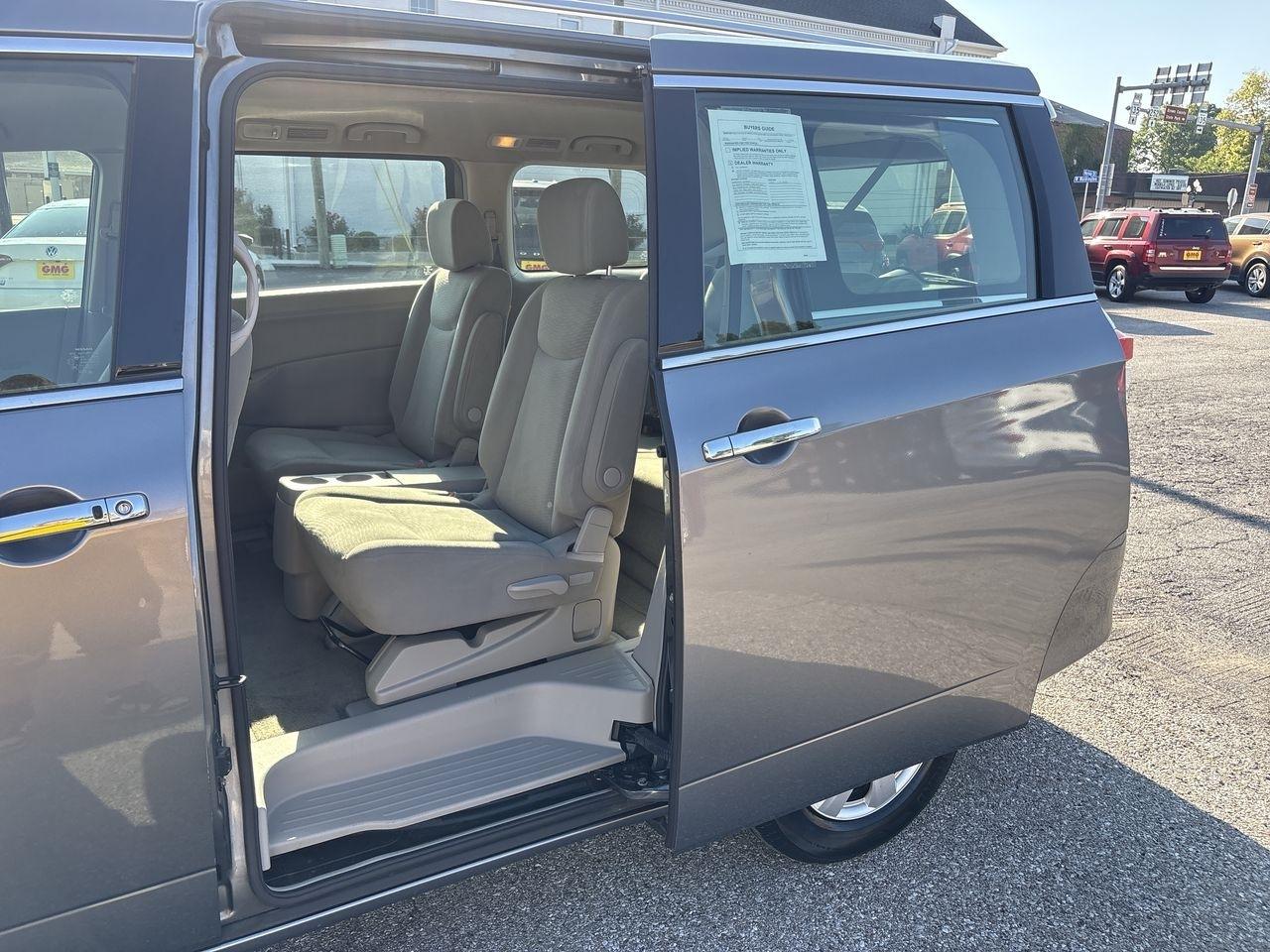 Nissan Quest 4dr S 2015