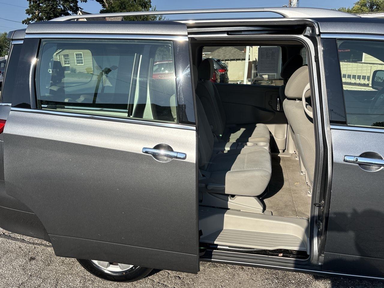 Nissan Quest 4dr S 2015