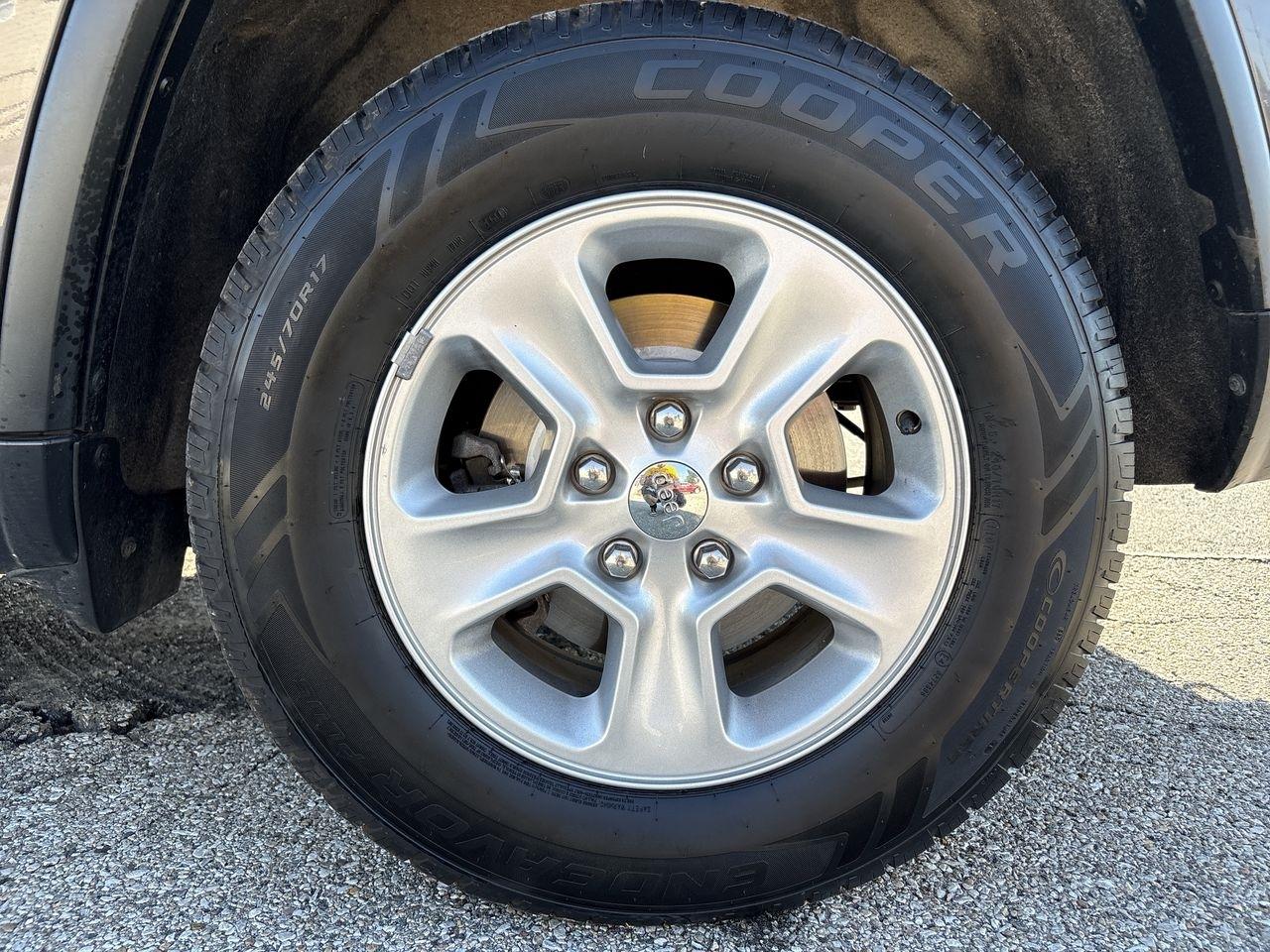 Jeep Grand Cherokee RWD 4dr Laredo 2016