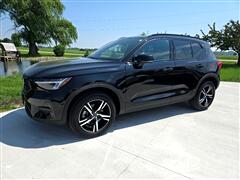 2024 Volvo XC40 