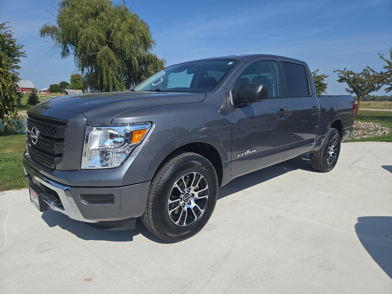 2024 Nissan Titan S Crew Cab 4WD