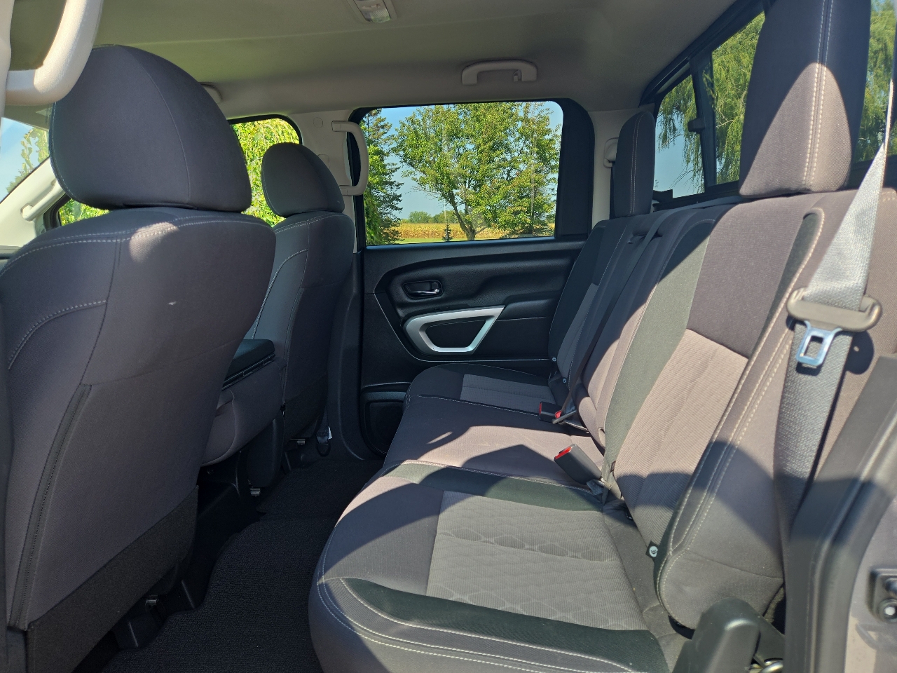 Nissan Titan S Crew Cab 4WD 2024 Nissan Titan S Crew Cab 4WD 2024