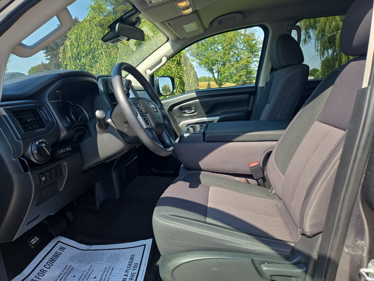 Nissan Titan S Crew Cab 4WD 2024 Nissan Titan S Crew Cab 4WD 2024