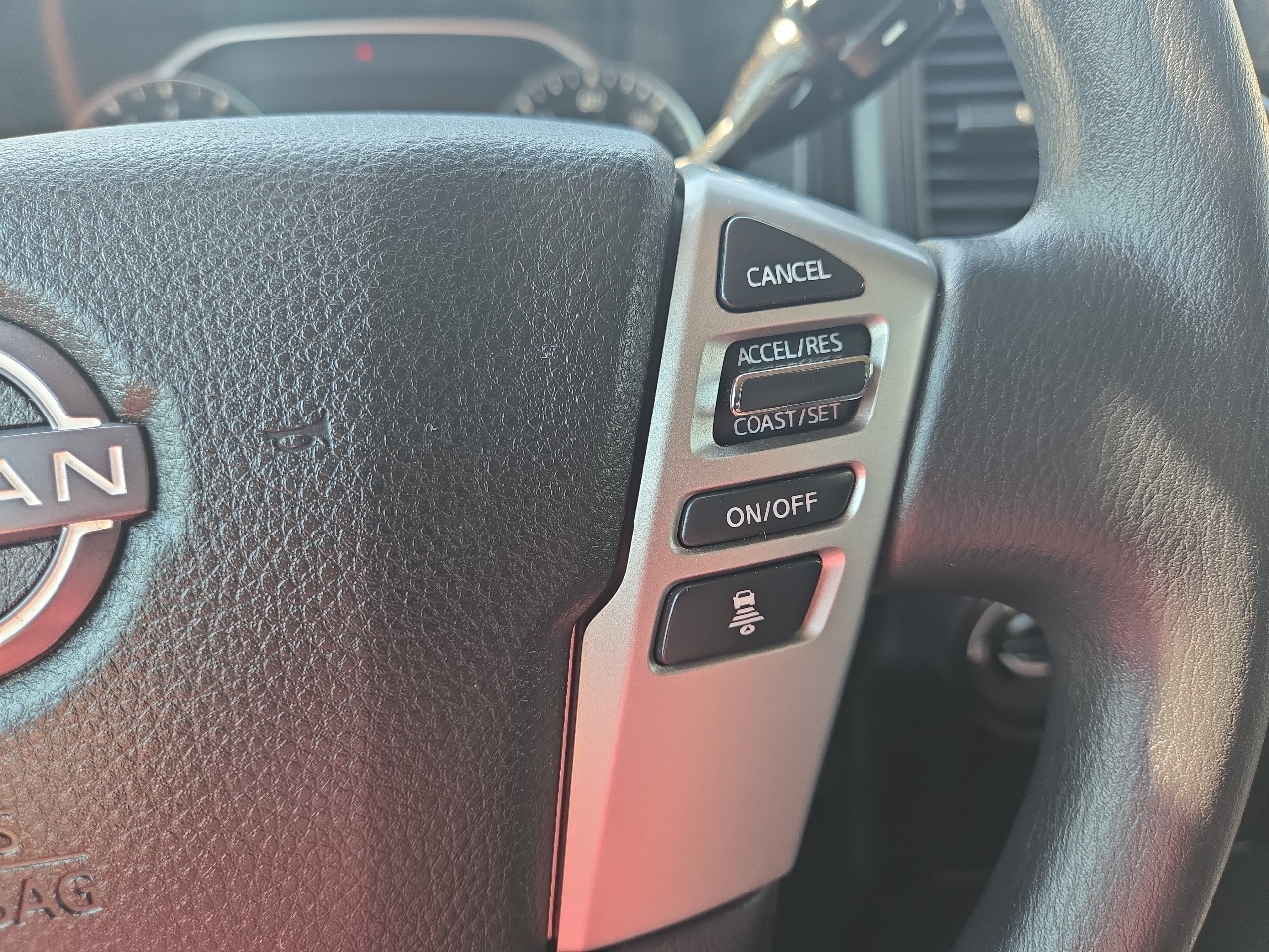 Nissan Titan S Crew Cab 4WD 2024 Nissan Titan S Crew Cab 4WD 2024