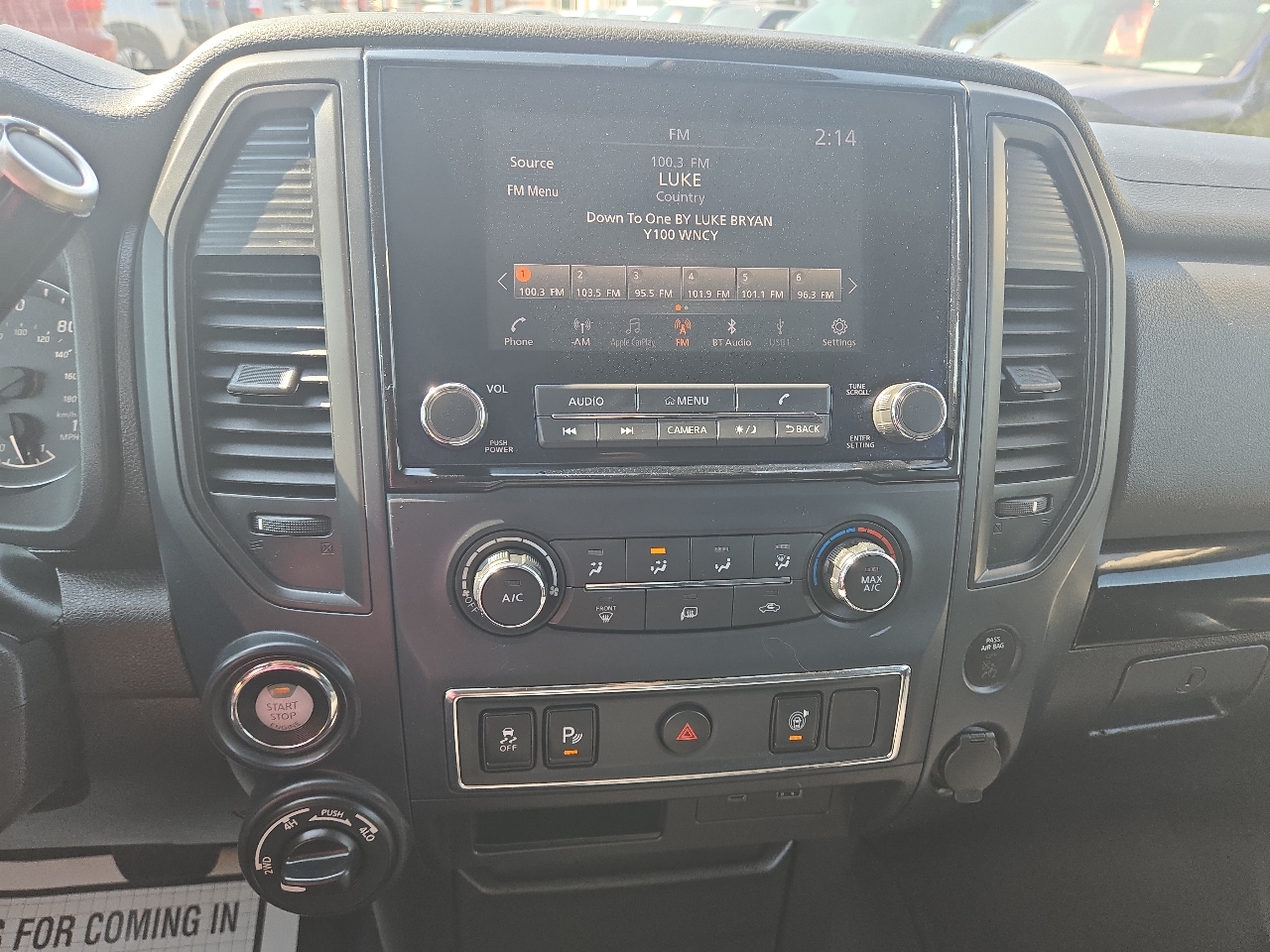 Nissan Titan S Crew Cab 4WD 2024 Nissan Titan S Crew Cab 4WD 2024