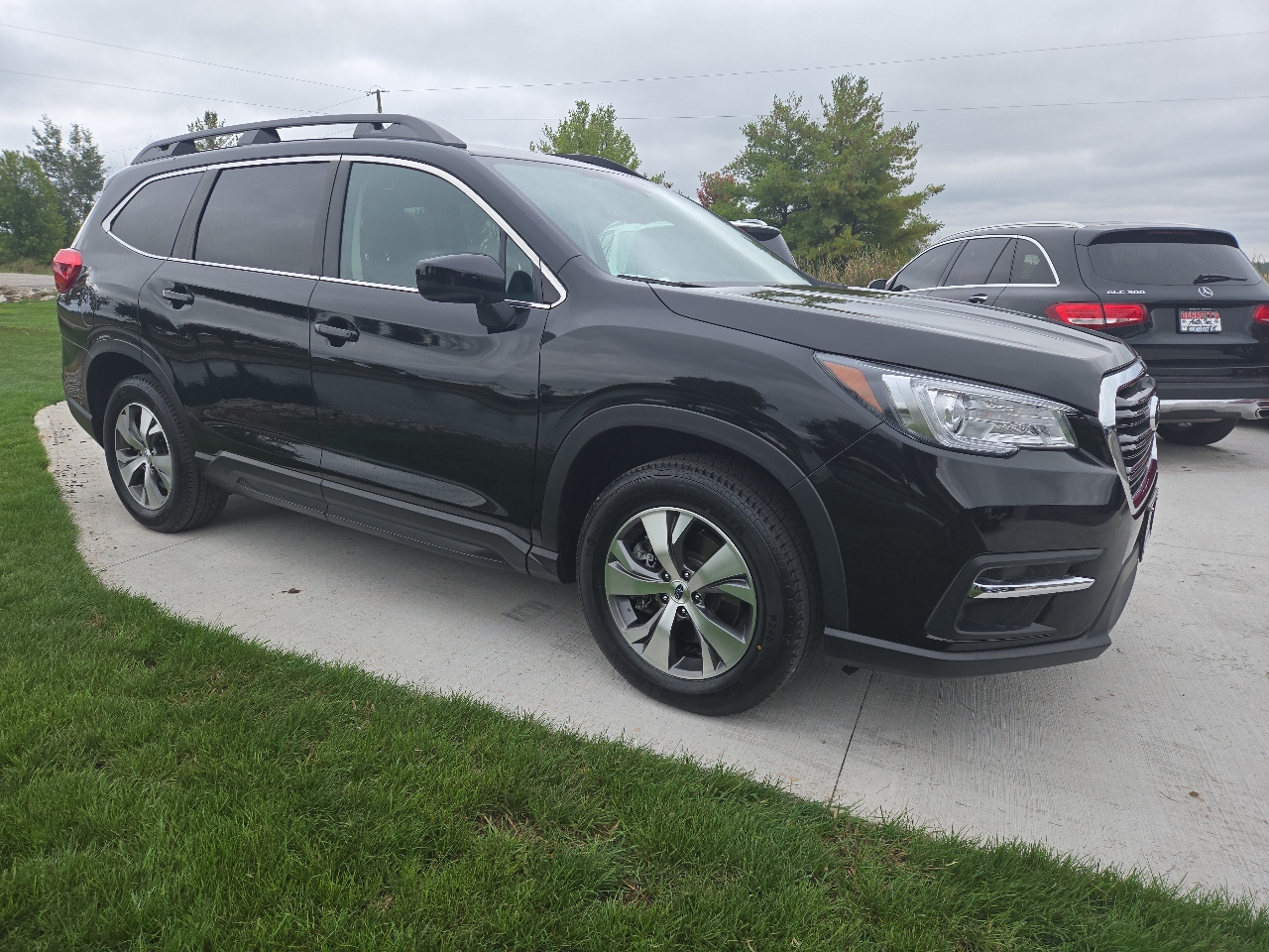 2022 Subaru Ascent Premium photo 2