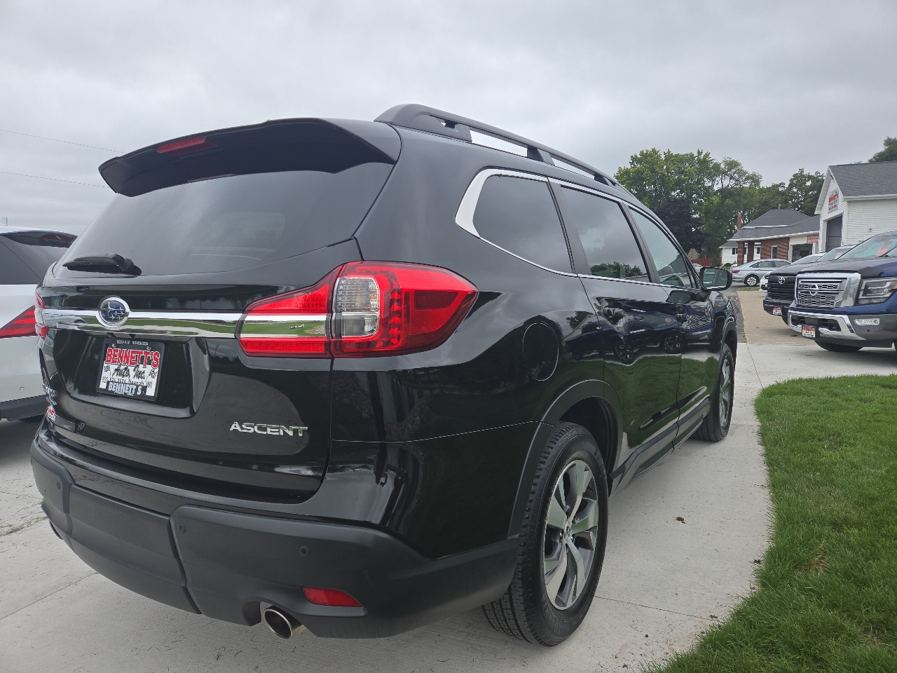 2022 Subaru Ascent Premium photo 3