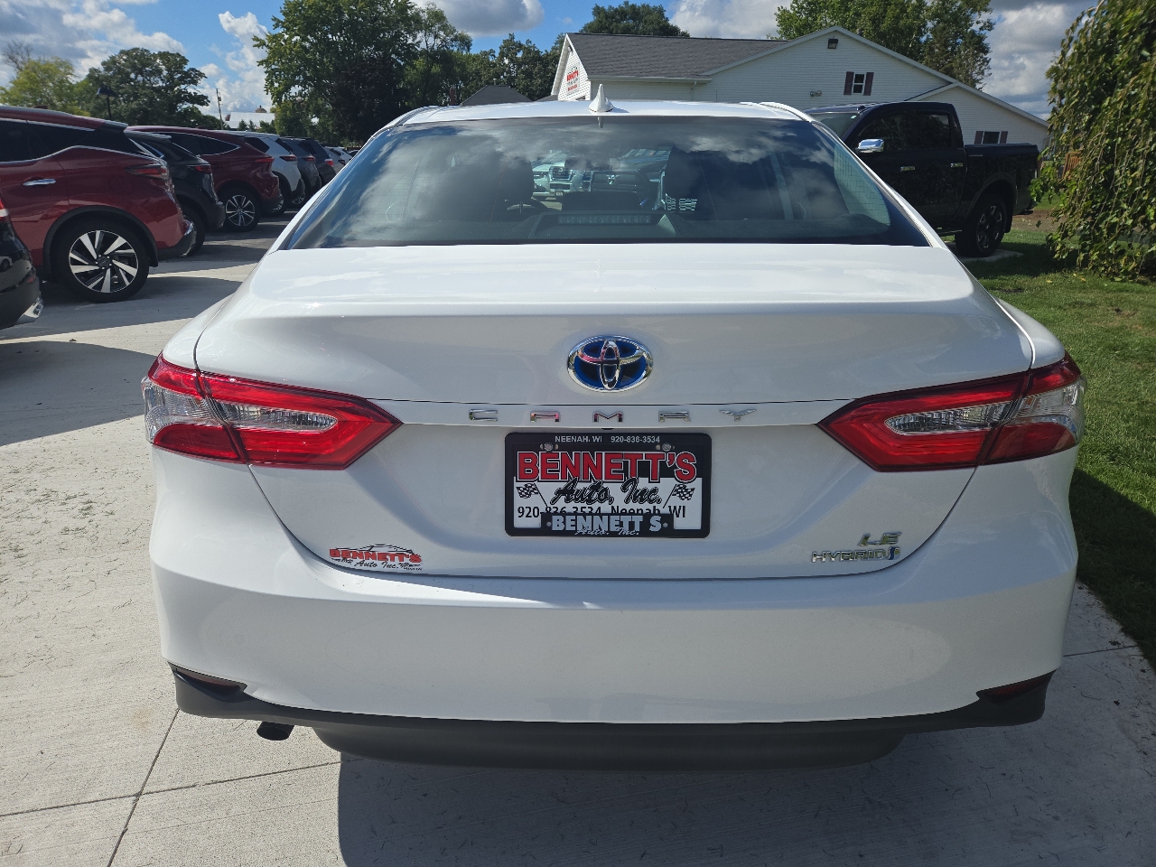 2020 Toyota Camry Hybrid LE photo 5