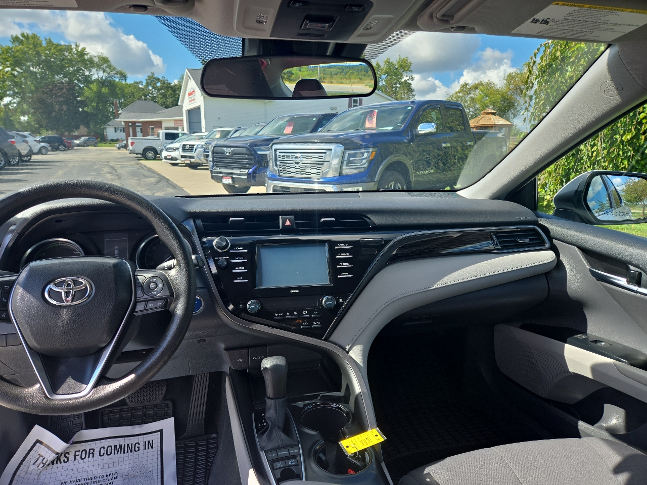 2020 Toyota Camry Hybrid LE photo 9