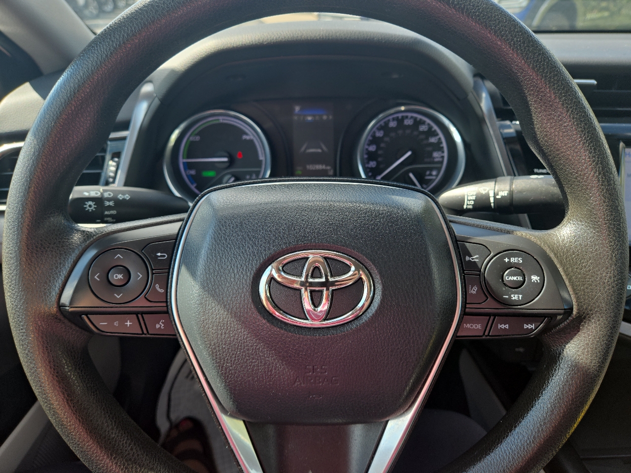 2020 Toyota Camry Hybrid LE photo 11