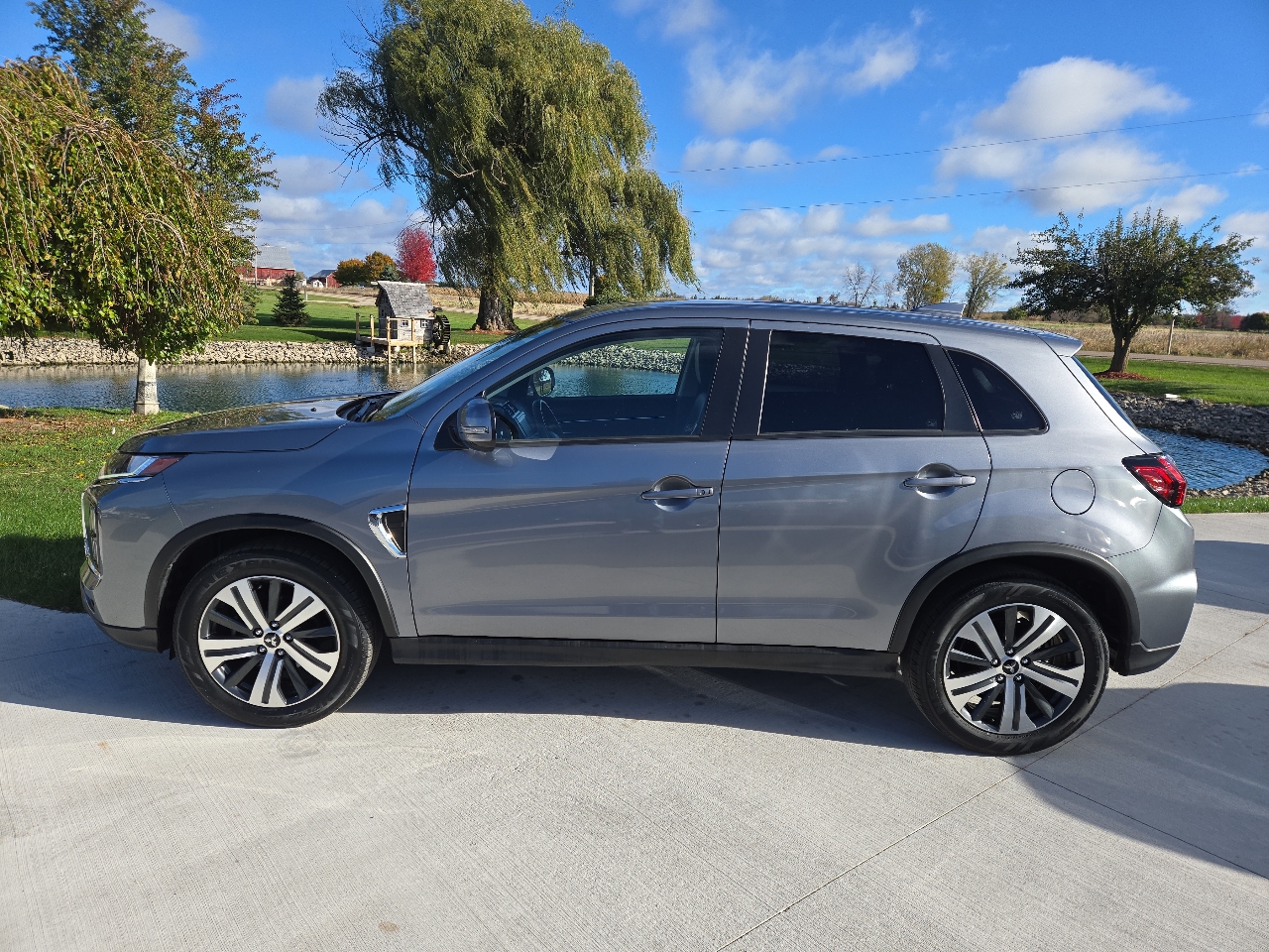 2024 Mitsubishi Outlander Sport ES LE SE photo 2