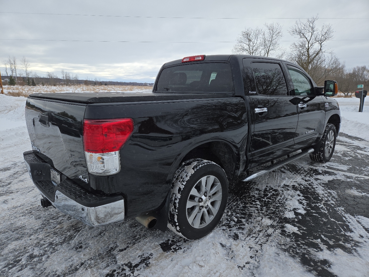 Toyota Tundra Limited 5.7L CrewMax 4WD 2011