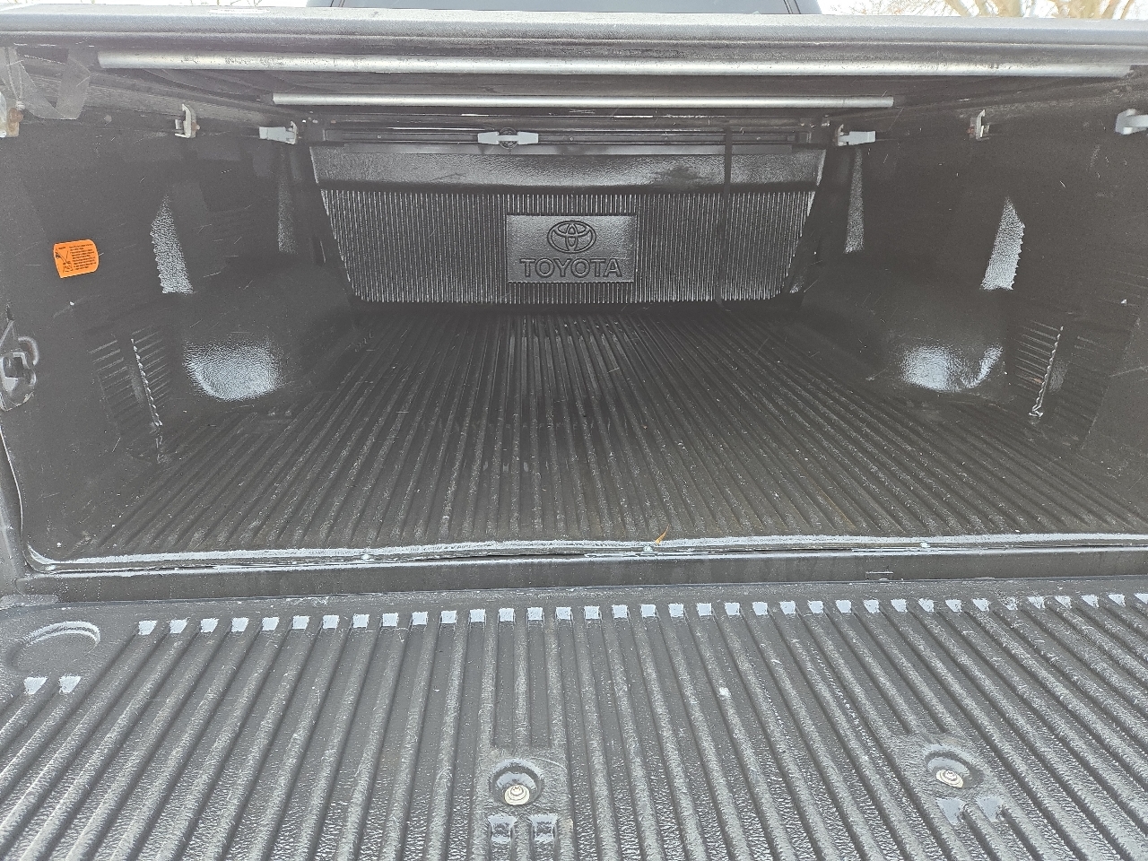 Toyota Tundra Limited 5.7L CrewMax 4WD 2011