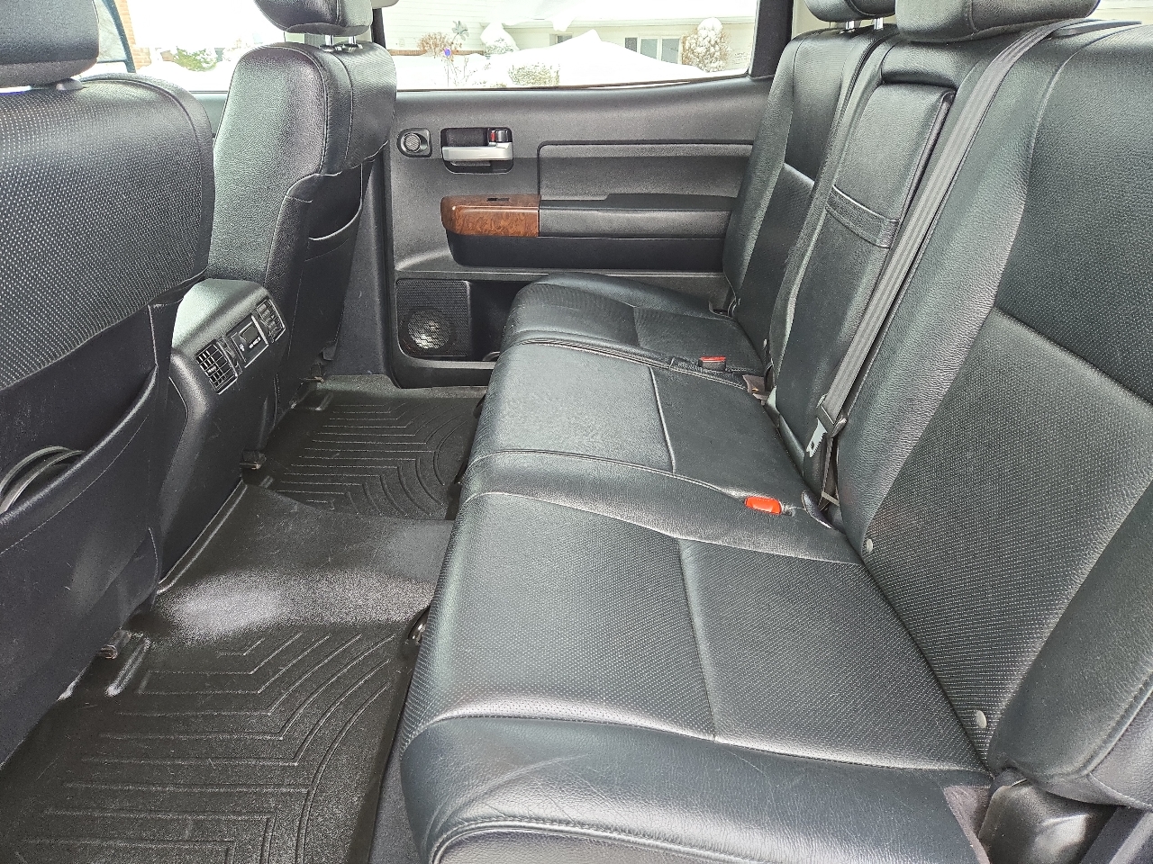 Toyota Tundra Limited 5.7L CrewMax 4WD 2011