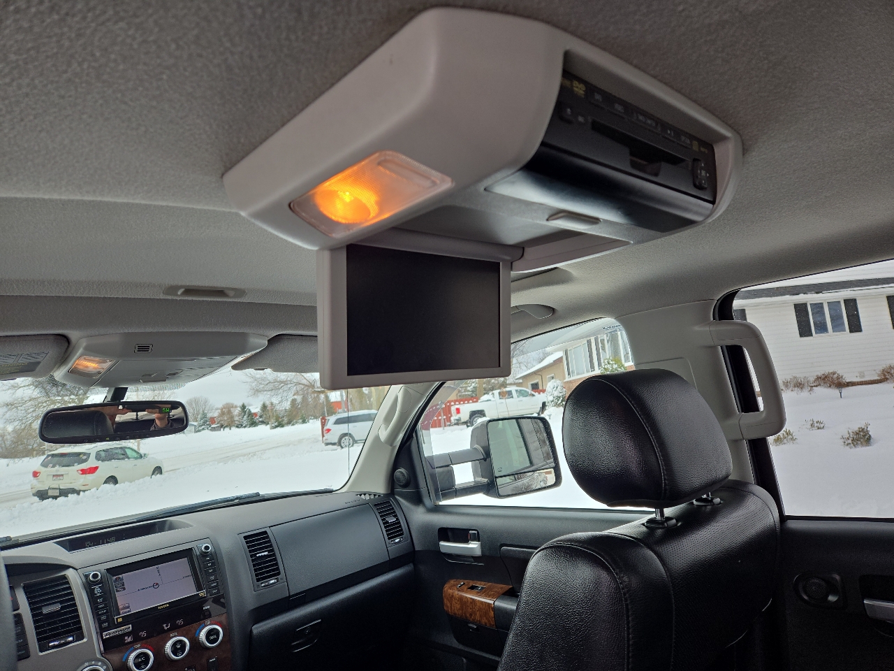 Toyota Tundra Limited 5.7L CrewMax 4WD 2011