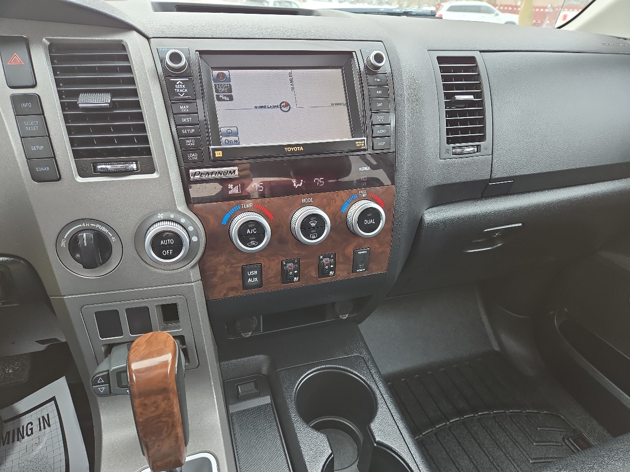 Toyota Tundra Limited 5.7L CrewMax 4WD 2011