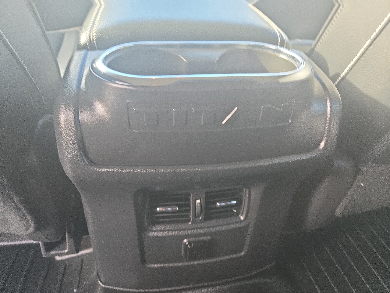 Nissan Titan PRO-4X Crew Cab 4WD 2017