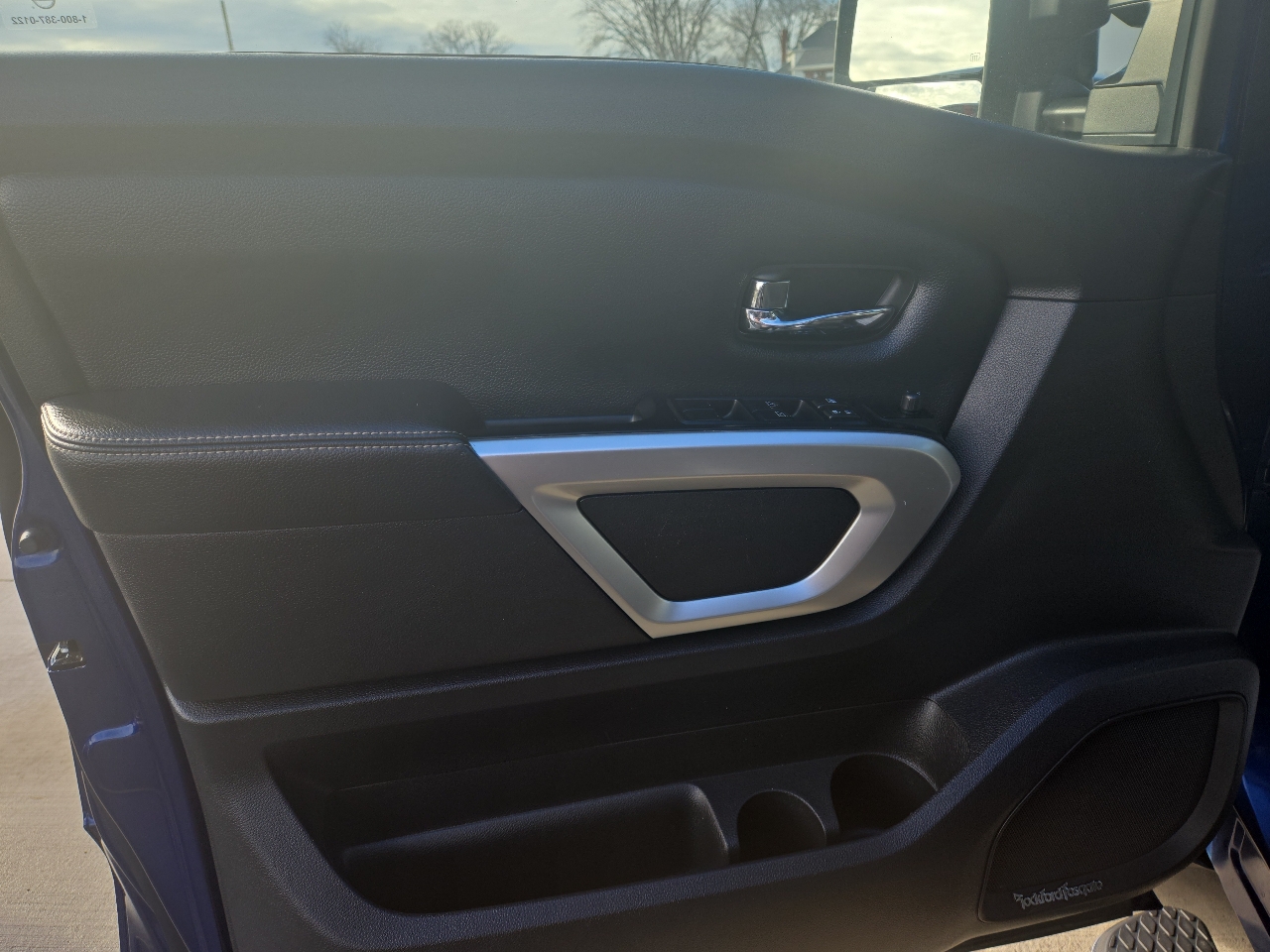 Nissan Titan PRO-4X Crew Cab 4WD 2017