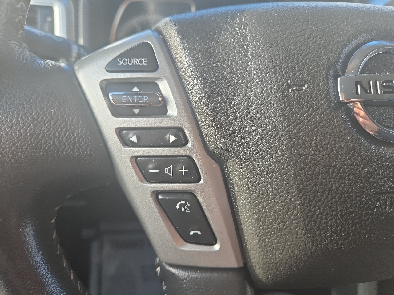 Nissan Titan PRO-4X Crew Cab 4WD 2017