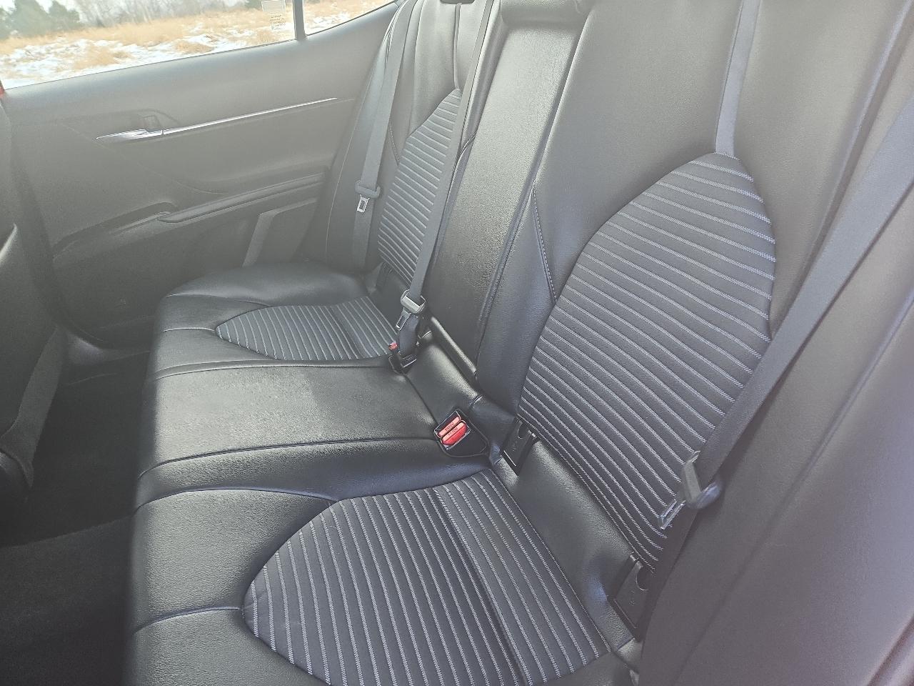 Toyota Camry SE 2024