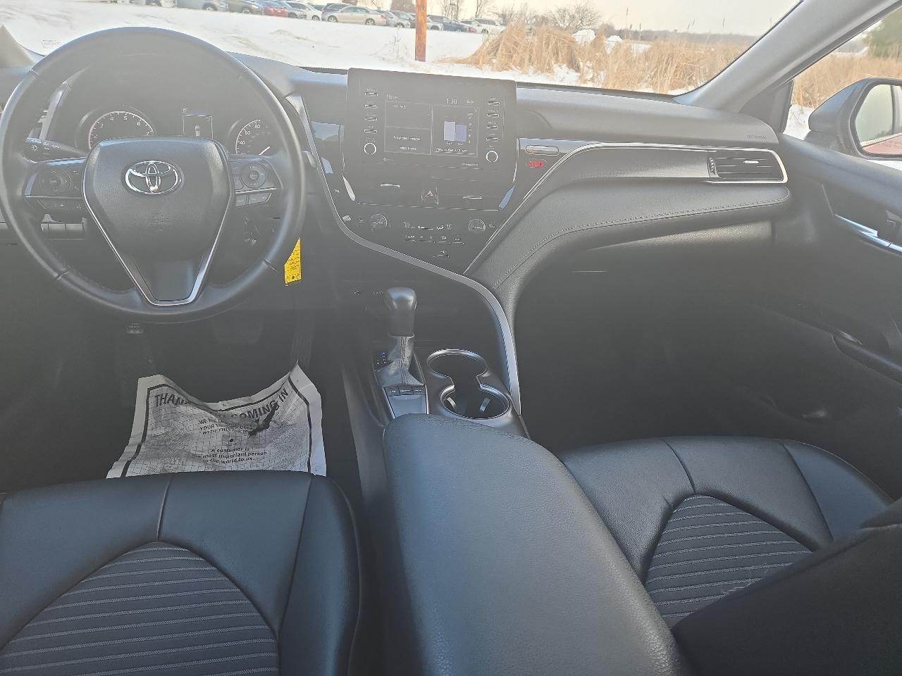 Toyota Camry SE 2024