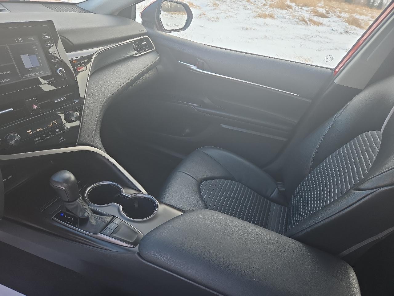 Toyota Camry SE 2024