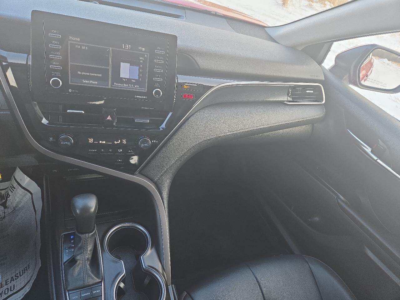 Toyota Camry SE 2024