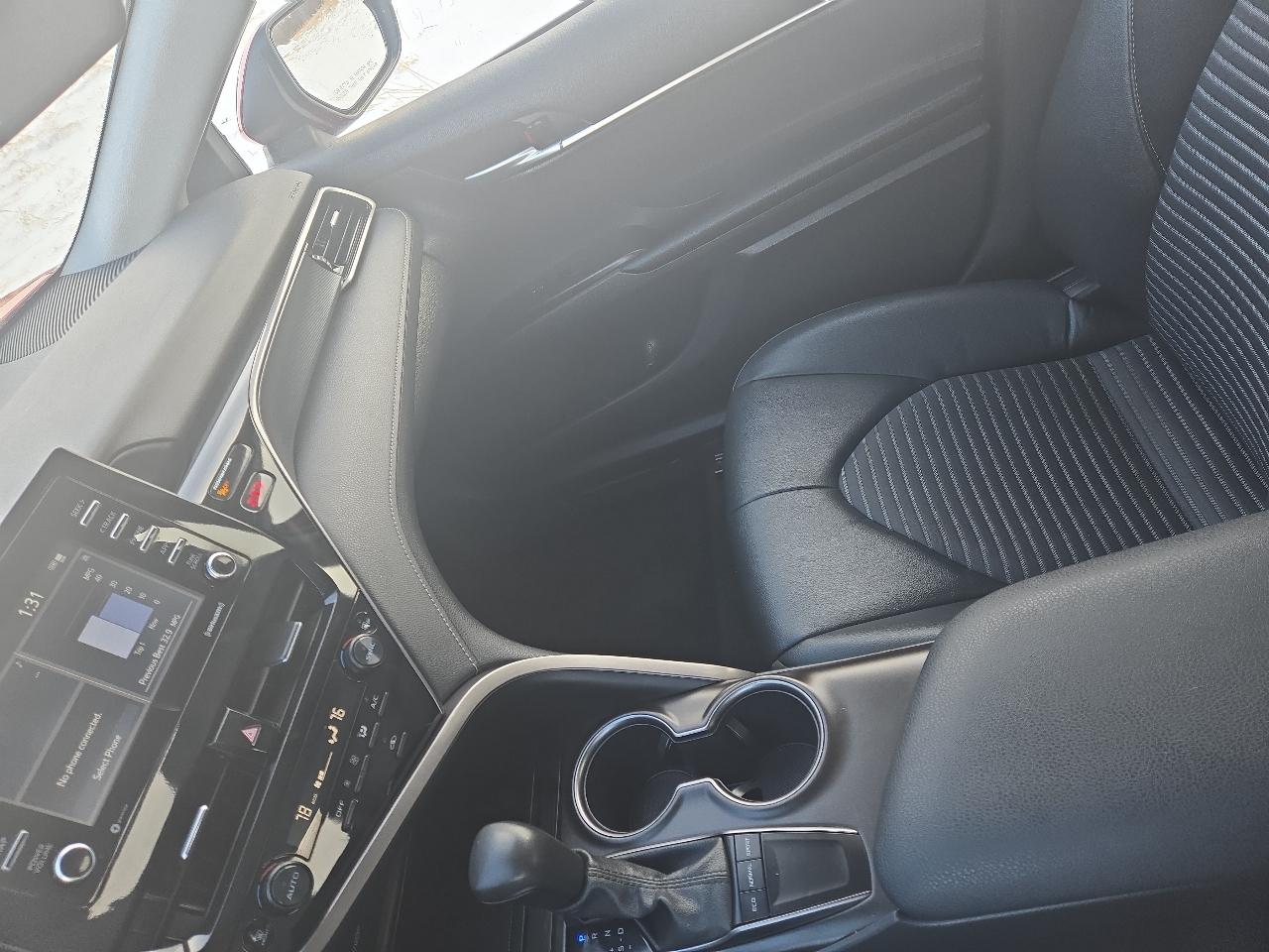 Toyota Camry SE 2024