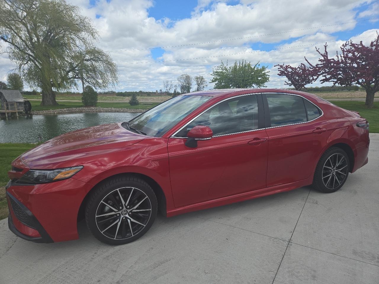 Toyota Camry SE 2024