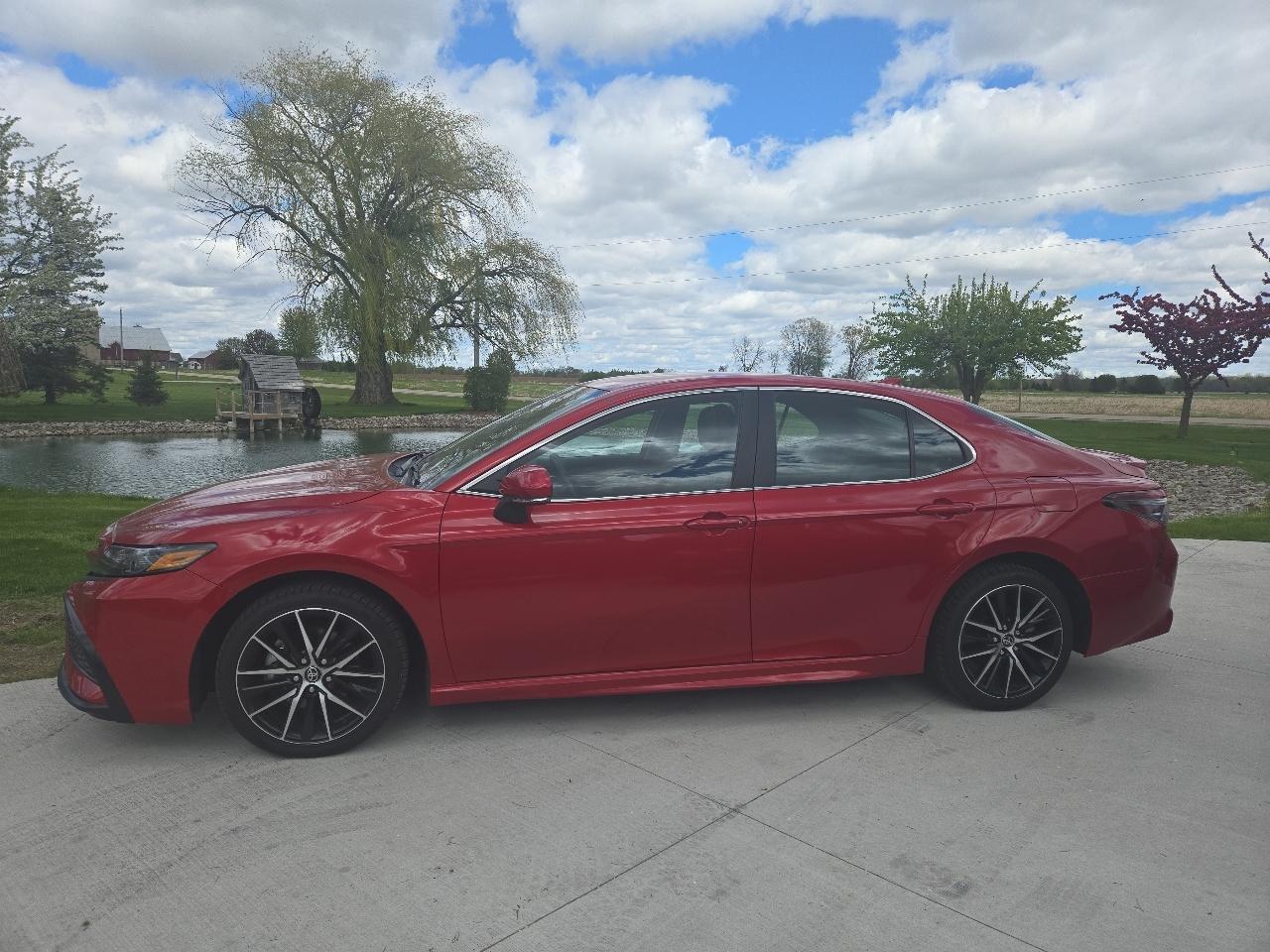 Toyota Camry SE 2024