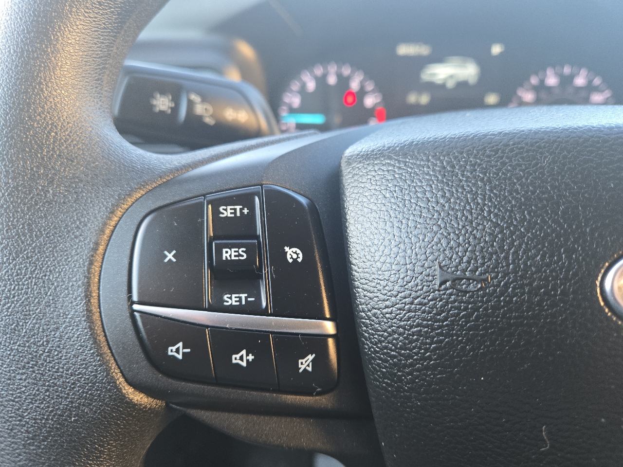 Ford Explorer Base AWD 2022